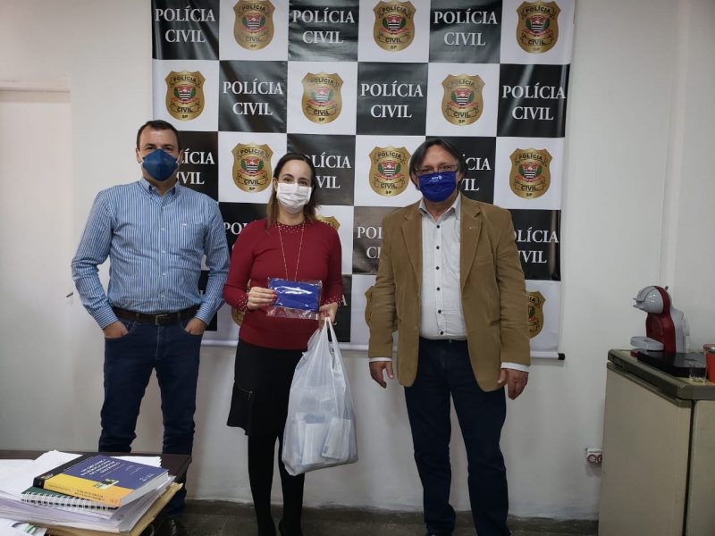 Doação de máscaras contra a COVID-19 à Polícia Militar e Civil